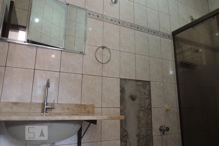 Casa à venda com 420m², 3 quartos e 2 vagasBanheiro da Suíte