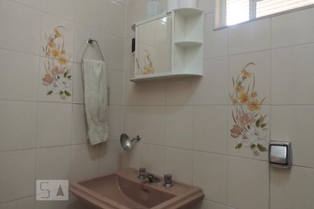Casa à venda com 420m², 3 quartos e 2 vagasBanheiro