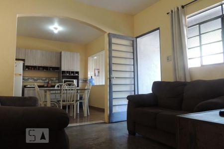 Casa à venda com 420m², 3 quartos e 2 vagasEdícula