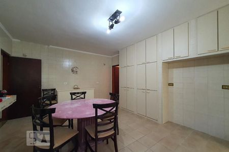 Casa à venda com 260m², 4 quartos e 5 vagasCozinha