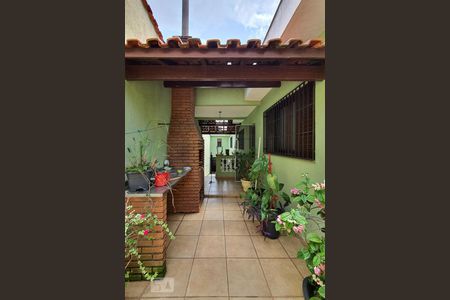 Casa à venda com 260m², 4 quartos e 5 vagasChurrasqueira
