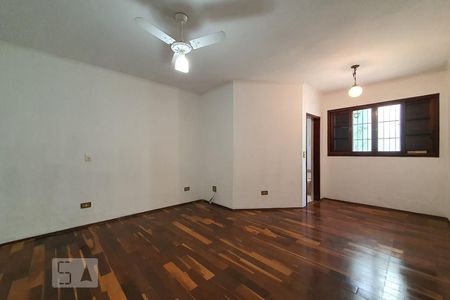 Suíte de casa à venda com 4 quartos, 260m² em Vila Marte, São Paulo