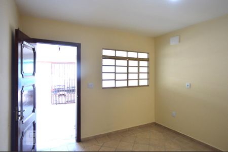 Sala de casa para alugar com 2 quartos, 150m² em Chácara Califórnia, São Paulo