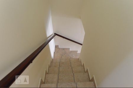 Escada de casa para alugar com 2 quartos, 150m² em Chácara Califórnia, São Paulo
