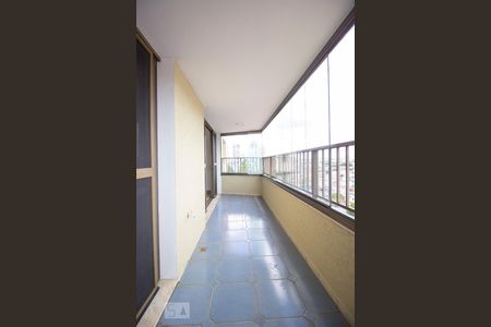 Sacada de apartamento à venda com 3 quartos, 180m² em Centro, Jundiaí