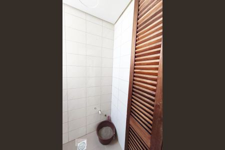 Apartamento à venda com 168m², 3 quartos e 2 vagasBanheiro de Serviço