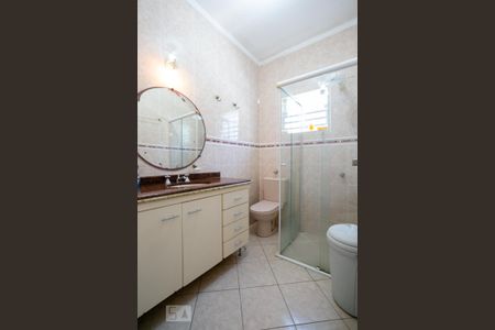 Casa à venda com 320m², 4 quartos e 6 vagas Casa à venda com 320m², 4 quartos e 6 vagasBanheiro da suíte 1