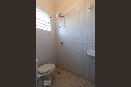 Casa à venda com 320m², 4 quartos e 6 vagas Casa à venda com 320m², 4 quartos e 6 vagasBanheiro de serviço