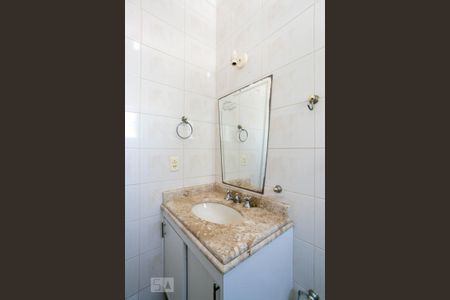 Casa à venda com 320m², 4 quartos e 6 vagas Casa à venda com 320m², 4 quartos e 6 vagasBanheiro da Suíte 3