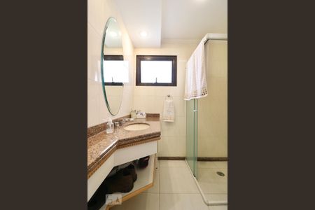 Apartamento à venda com 200m², 3 quartos e 3 vagasBanheiro 3 - Suíte