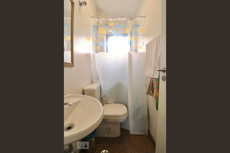 Apartamento à venda com 200m², 3 quartos e 3 vagasBanheiro de Serviço