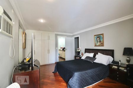 Apartamento à venda com 200m², 3 quartos e 3 vagasSuíte 1