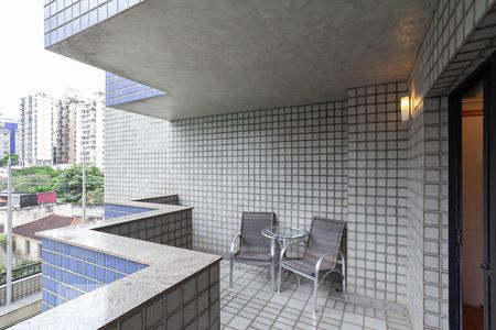 Varanda da sala  de apartamento para alugar com 1 quarto, 50m² em Funcionários, Belo Horizonte