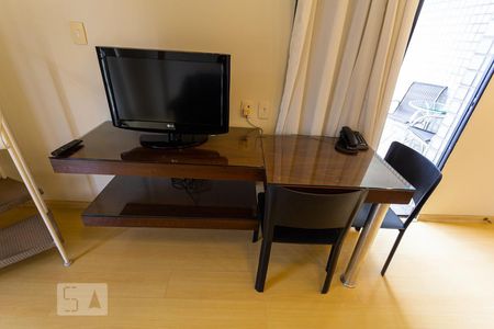 Mesa de Escritório/Televisão de apartamento para alugar com 1 quarto, 49m² em Funcionários, Belo Horizonte