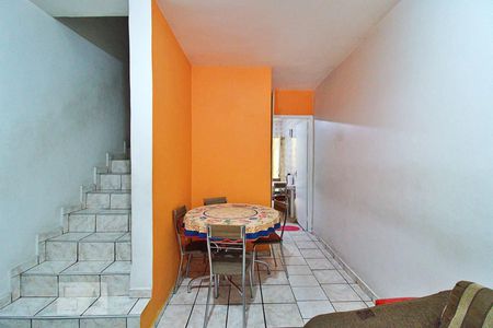 Sala de casa para alugar com 2 quartos, 78m² em Jardim Henriqueta, Taboão da Serra