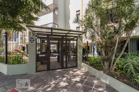 Apartamento à venda com 95m², 3 quartos e 2 vagas Apartamento à venda com 95m², 3 quartos e 2 vagasFachada e portaria