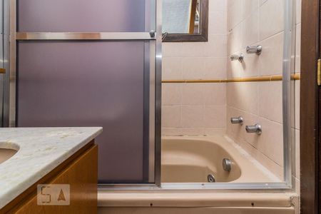 Apartamento à venda com 95m², 3 quartos e 2 vagas Apartamento à venda com 95m², 3 quartos e 2 vagasBanheiro da Suíte