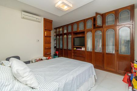 Casa para alugar com 420m², 4 quartos e 7 vagasSuíte 2