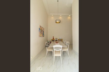 Casa para alugar com 420m², 4 quartos e 7 vagasDetalhe da Sala de Jantar
