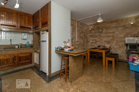 Casa para alugar com 420m², 4 quartos e 7 vagasCozinha