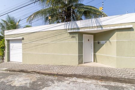 Casa para alugar com 420m², 4 quartos e 7 vagasFachada
