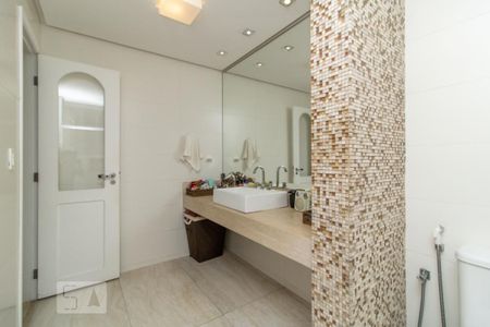 Casa para alugar com 420m², 4 quartos e 7 vagasBanheiro da Suíte 2