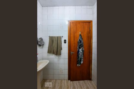 Casa à venda com 204m², 2 quartos e 2 vagasBanheiro