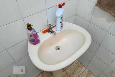 Casa à venda com 204m², 2 quartos e 2 vagasBanheiro