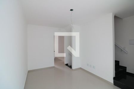 Sala de casa de condomínio à venda com 2 quartos, 83m² em Penha de França, São Paulo