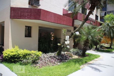 Apartamento à venda com 68m², 2 quartos e 1 vagaFachada
