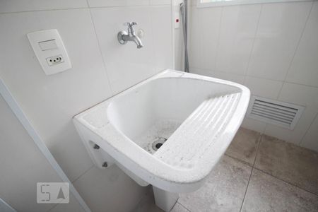 Apartamento à venda com 65m², 2 quartos e 1 vagaÁrea de Serviço