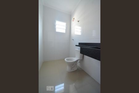 Casa à venda com 125m², 3 quartos e 3 vagas Casa à venda com 125m², 3 quartos e 3 vagasBanheiro