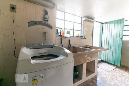 Casa à venda com 290m², 3 quartos e 6 vagasArea de Serviço