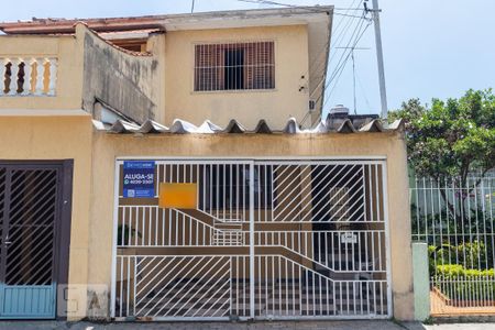 Casa para alugar com 115m², 3 quartos e 2 vagasFachada