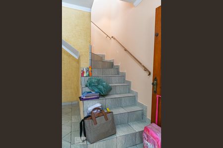 Escada de casa para alugar com 2 quartos, 150m² em Vila Constança, São Paulo