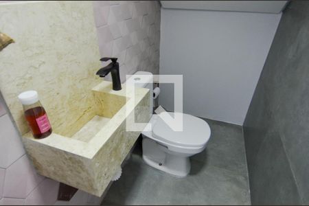 Casa à venda com 250m², 4 quartos e 2 vagasLavabo