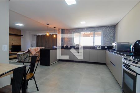 Casa à venda com 250m², 4 quartos e 2 vagasCozinha