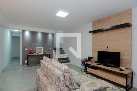 Sala de casa para alugar com 4 quartos, 250m² em Vila Rosália, Guarulhos
