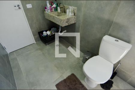 Casa à venda com 250m², 4 quartos e 2 vagasBanheiro da Suíte 1