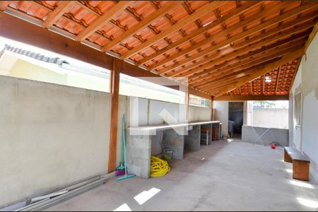 Casa à venda com 250m², 4 quartos e 2 vagasVaranda e Área de Serviço 