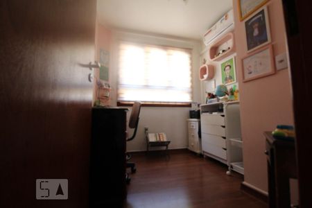 HomeOffice de casa à venda com 3 quartos, 300m² em Estância Velha, Canoas