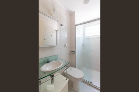 Banheiro de apartamento à venda com 1 quarto, 40m² em Praia de Belas, Porto Alegre