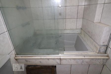 Banheiro 1 de casa à venda com 3 quartos, 150m² em Farrapos, Porto Alegre