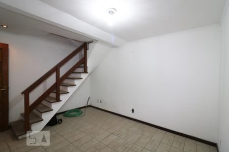 Sala 1 de casa para alugar com 3 quartos, 150m² em Farrapos, Porto Alegre