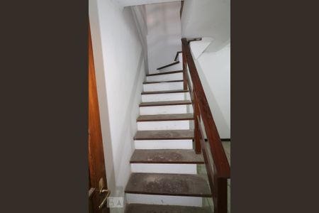 Escada de casa à venda com 3 quartos, 150m² em Farrapos, Porto Alegre