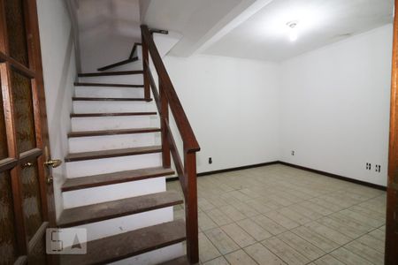 Sala 1 de casa para alugar com 3 quartos, 150m² em Farrapos, Porto Alegre