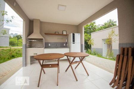 Apartamento para alugar com 44m², 2 quartos e 1 vaga Apartamento para alugar com 44m², 2 quartos e 1 vagaÁrea comum - Churrasqueira
