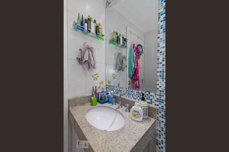 Banheiro de apartamento para alugar com 3 quartos, 110m² em Vila Leonor, São Paulo
