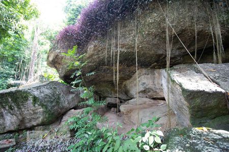 Casa de condomínio à venda com 256m², 4 quartos e 2 vagas Casa de condomínio à venda com 256m², 4 quartos e 2 vagasArea comum gruta 1