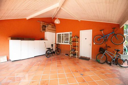 Casa de condomínio à venda com 256m², 4 quartos e 2 vagas Casa de condomínio à venda com 256m², 4 quartos e 2 vagasGaragem